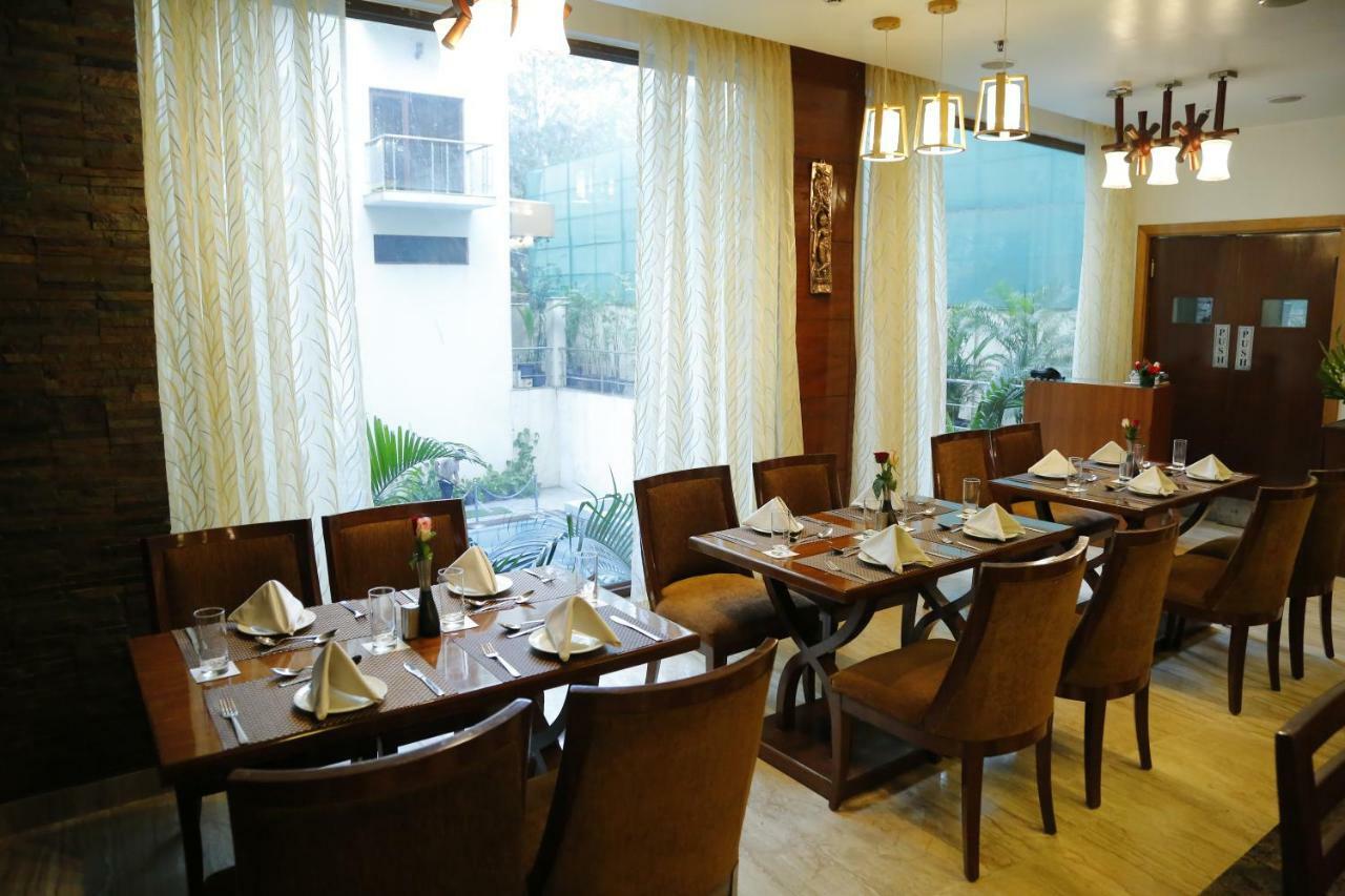 Hotel Jivitesh Delhi  Exteriör bild
